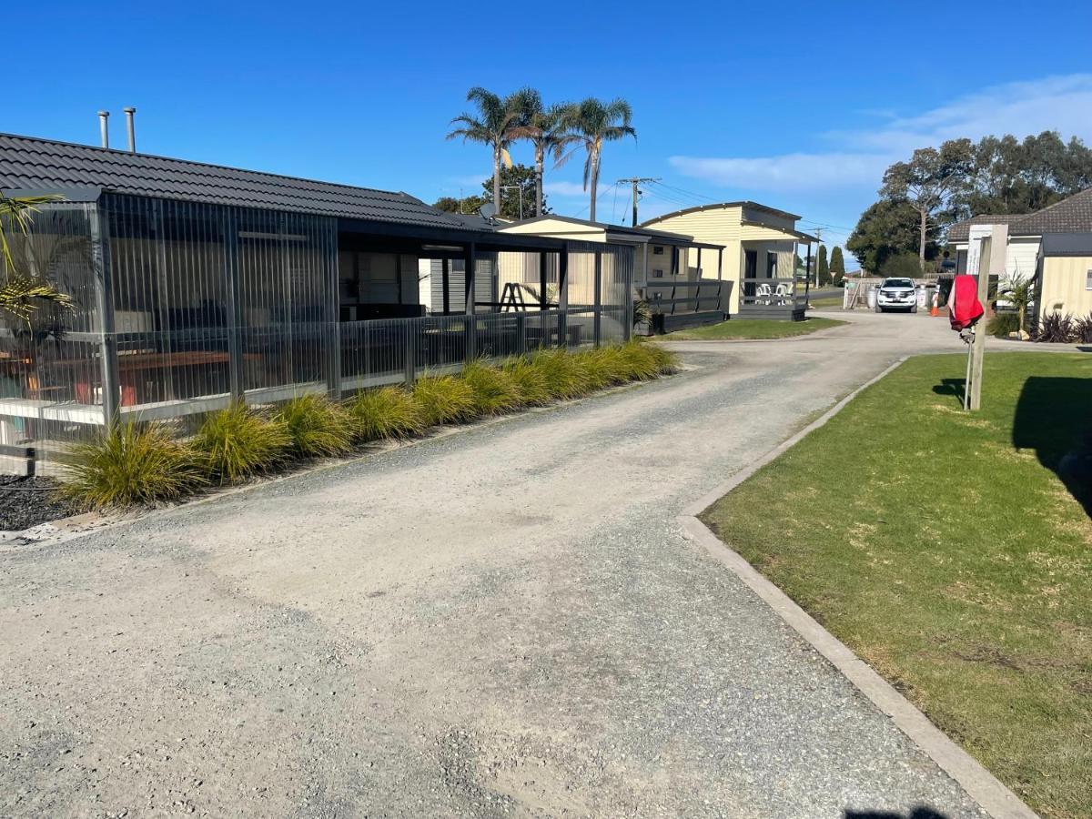 Lakes Main Holiday Park Hotel Lakes Entrance Exterior photo